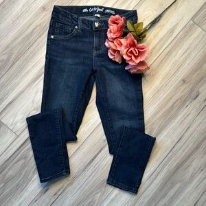 Dark wash skinny jean
